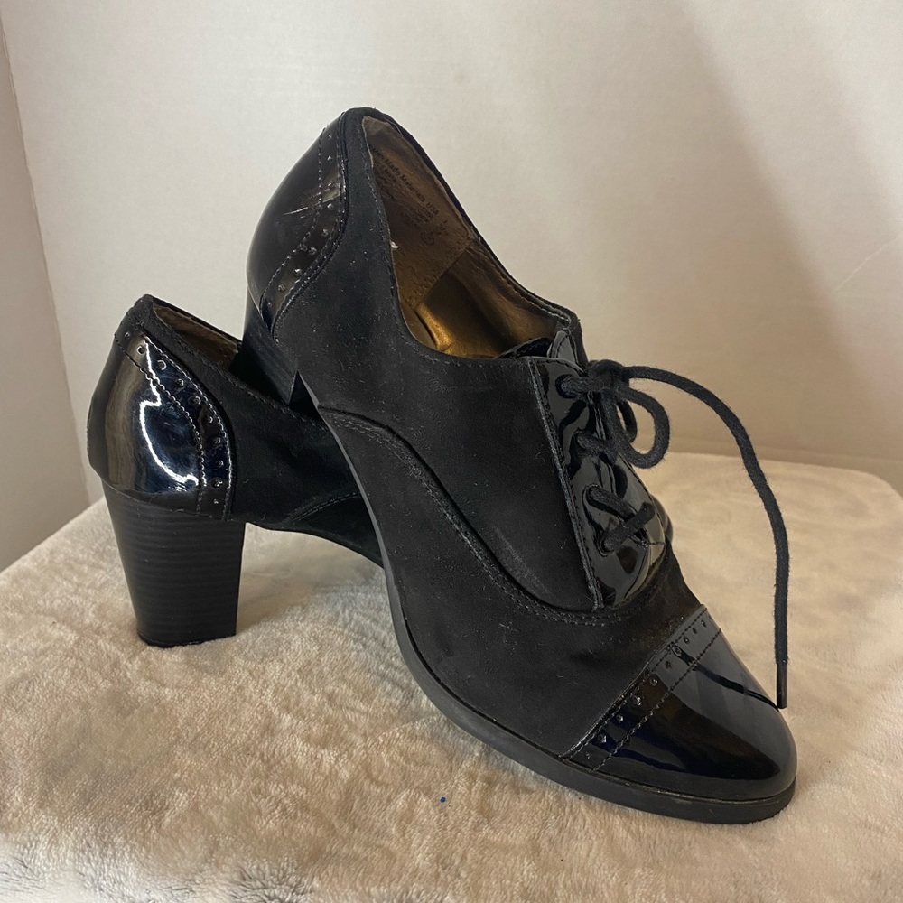 Dexflex Comfort Black Patent Lace-Up Heels